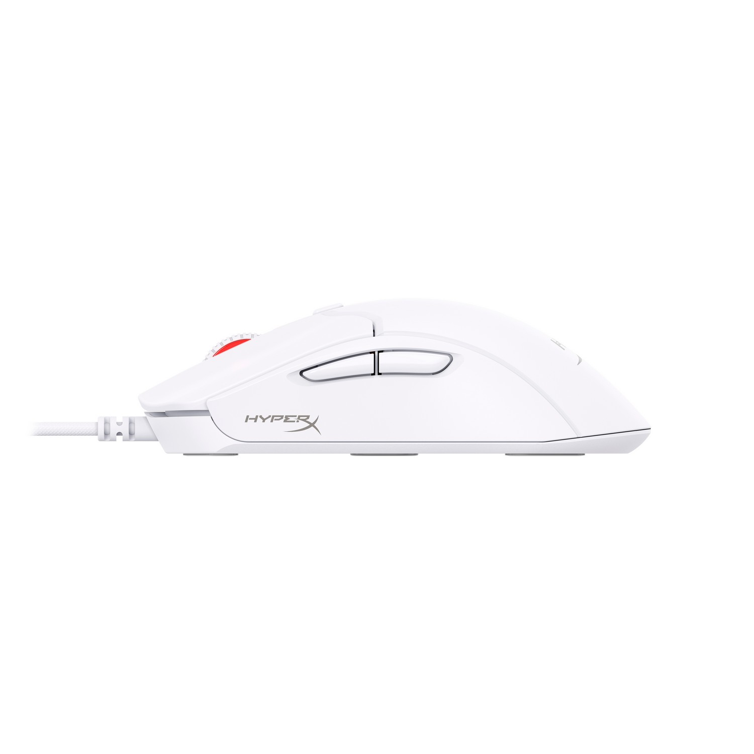 Une souris de jeu blanche. Elle a une molette rouge et deux boutons latéraux. Le cordon est également blanc.