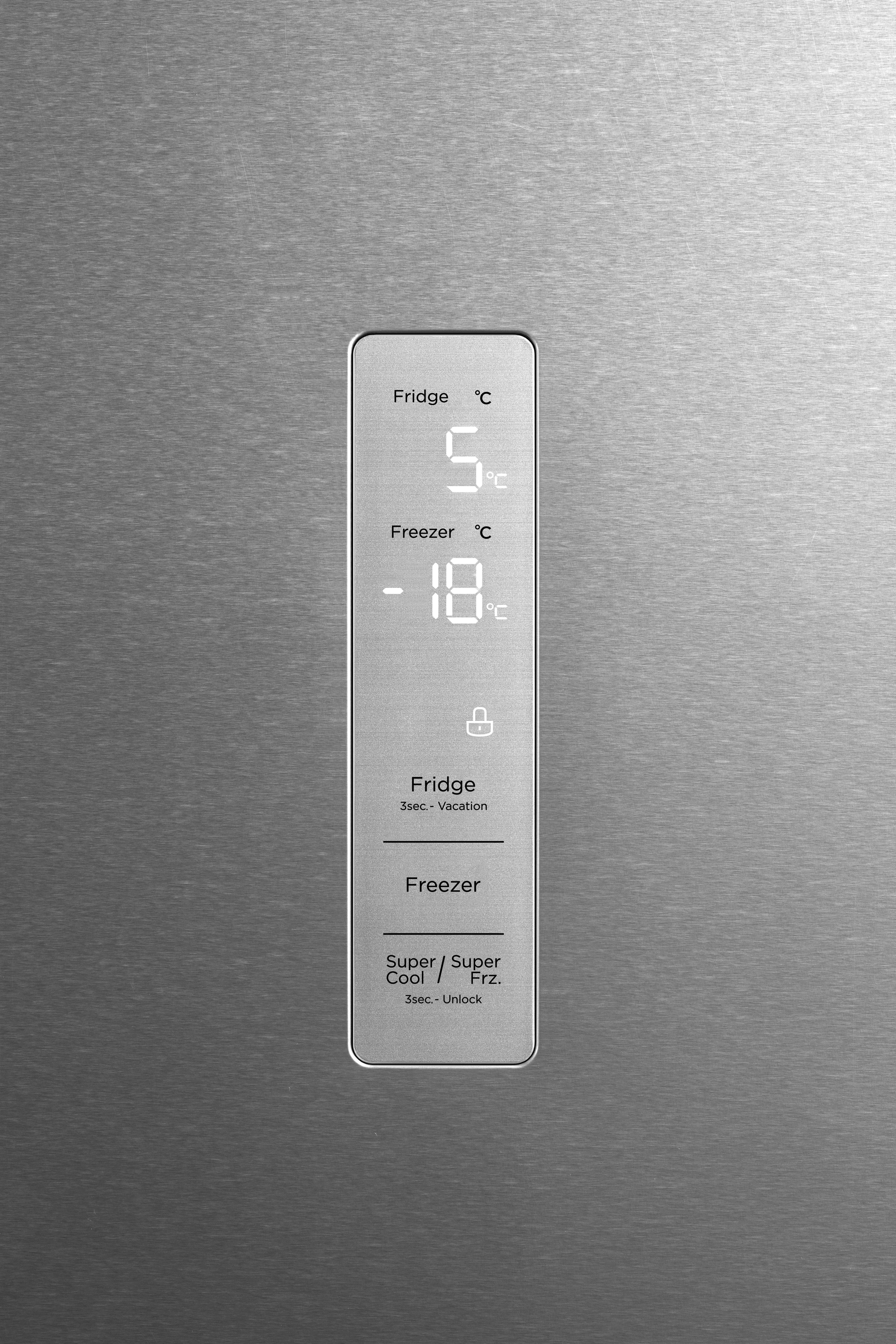 Edelstahltürkühlschrank mit Digitalanzeige, die Temperaturen anzeigt.