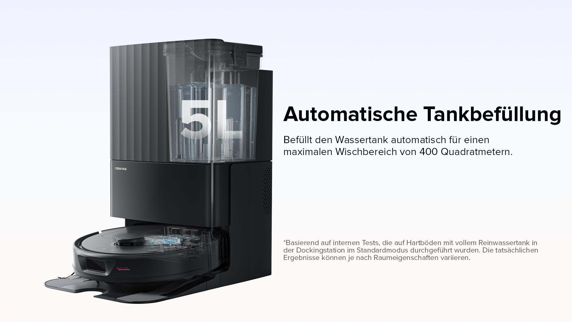 Ein schwarzer Roboter-Staubsauger mit einem großen Wassertank oben. Text auf Deutsch.
