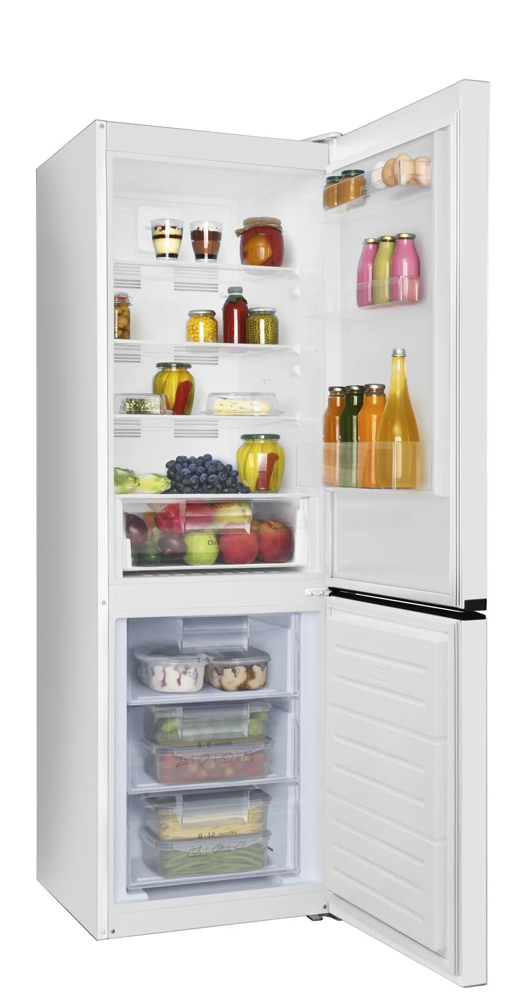 Refrigerador blanco con la puerta abierta. En el interior hay frutas, verduras y tarros con comida.