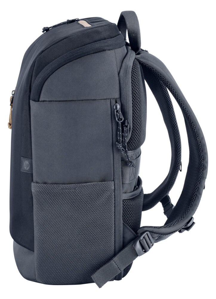 Widok z boku czarnego i szarego plecaka z kilkoma przegrodami.