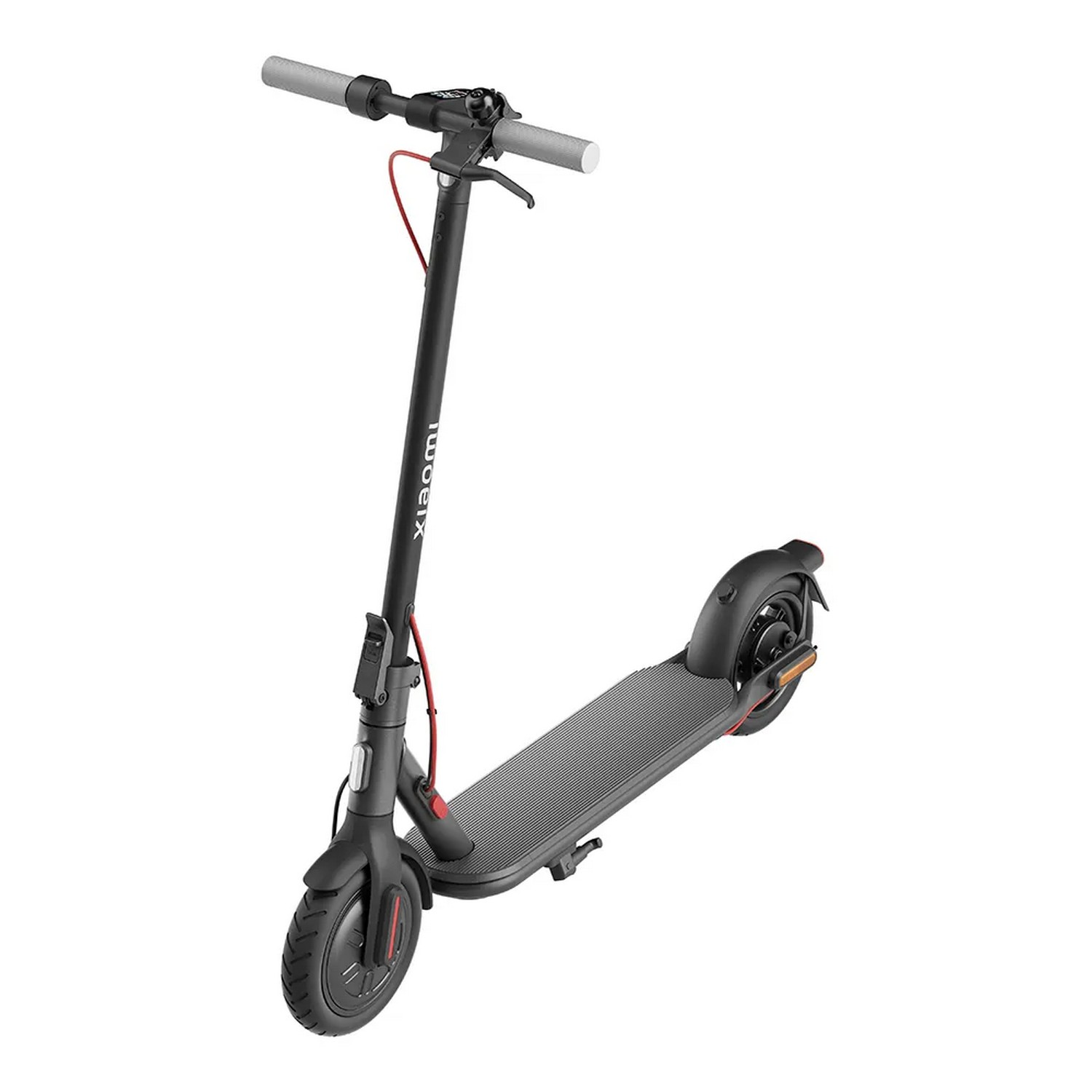 Trottinette électrique noire avec câble rouge et plateau gris, sur fond blanc.
