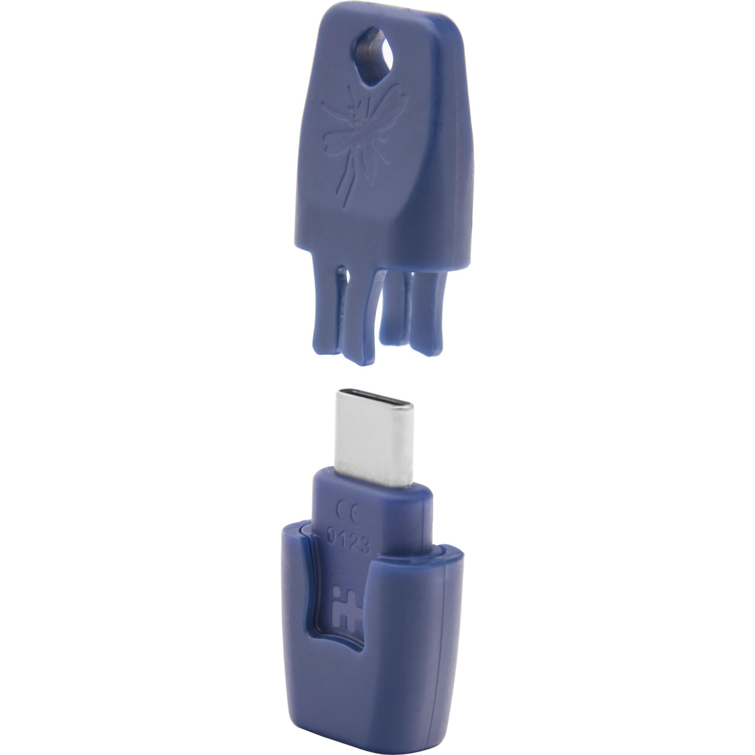 Blauer USB-C-Adapter mit einem schlüsselförmigen Ausziehteil.