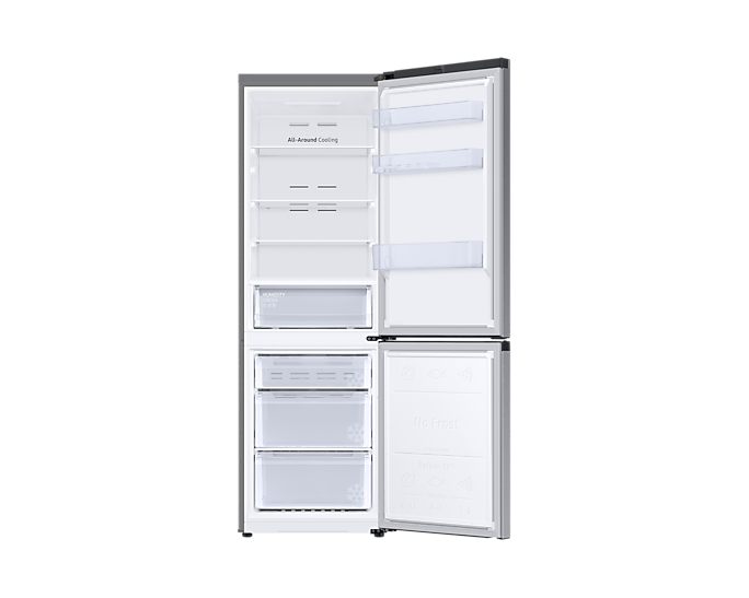 Egy hűtőszekrény belseje nyitott ajtókkal. Polcok, fiókok és részletek láthatók.