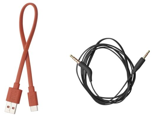 Dwa pomarańczowe kable i czarny kabel ze złotymi złączami na białej powierzchni.