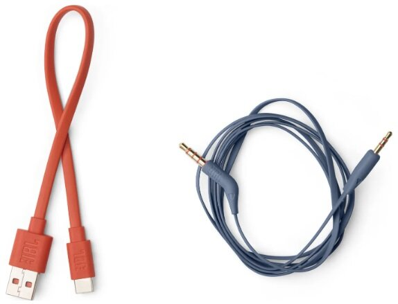 Dwa kable audio. Jeden pomarańczowy USB do USB-C. Drugi niebieski z wtykami 3,5 mm.