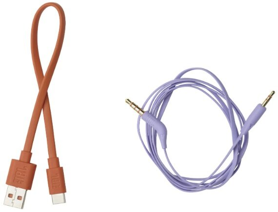 Dwa kable do ładowania: pomarańczowy kabel USB i fioletowy kabel audio.