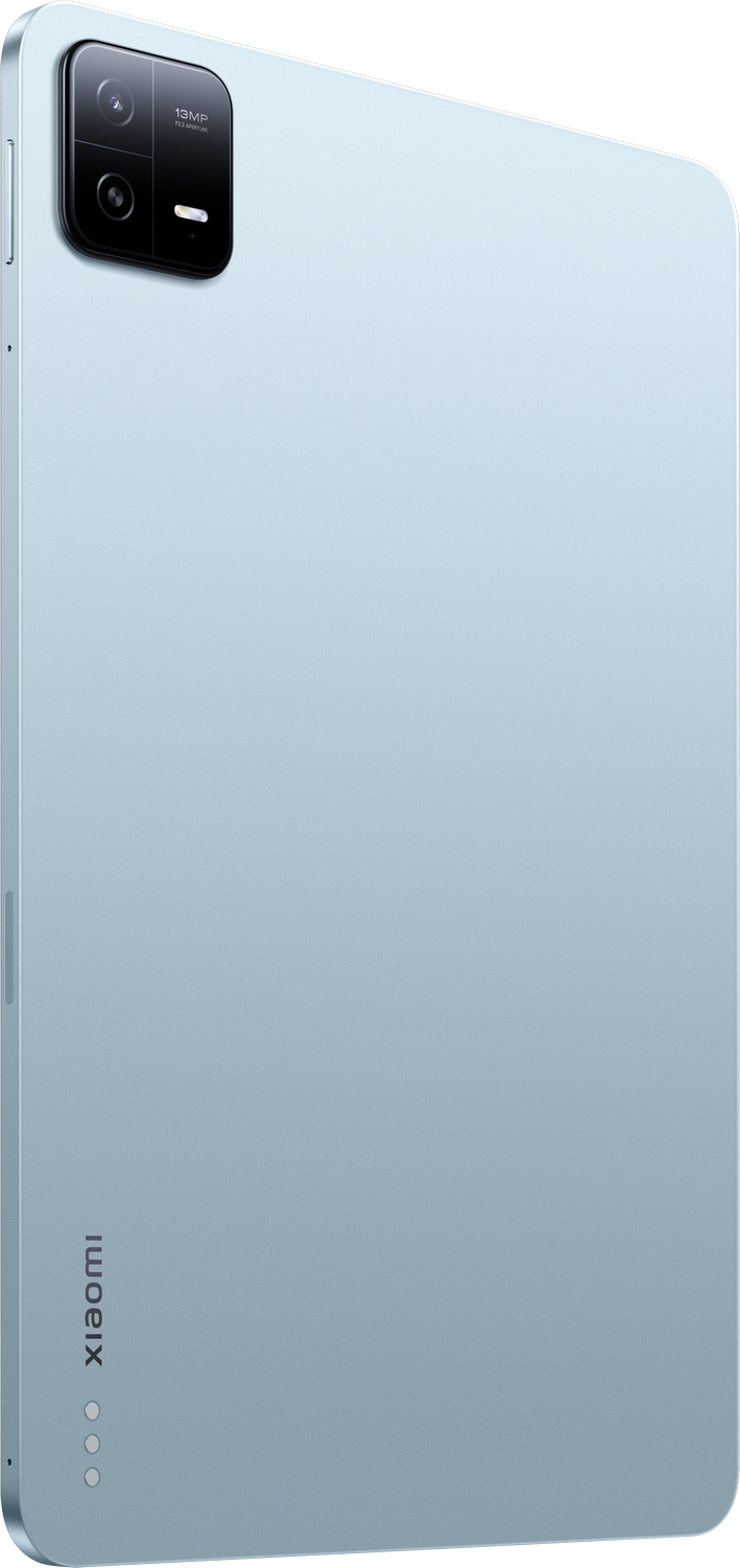 Tableta azul claro con cámara, marco plateado y logotipo de Xiaomi. Vista en ángulo, fondo blanco.