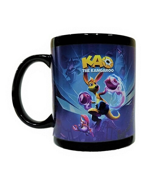 Kubek Kao the Kangaroo. Postać z kreskówki na niebieskim i fioletowym tle.