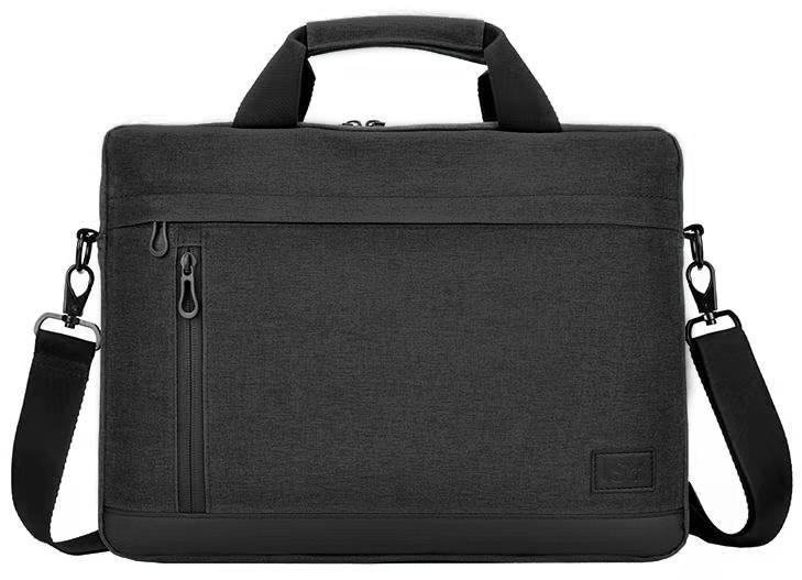 Schwarze Laptoptasche mit Griff und Schultergurt, Front-Reißverschlusstasche, und Logo.