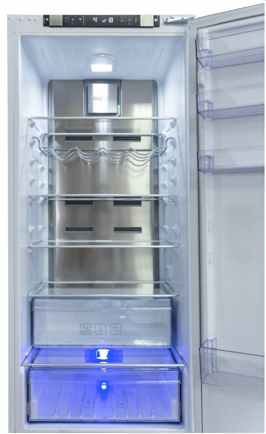 Lodówka BEKO BCNA306E2S