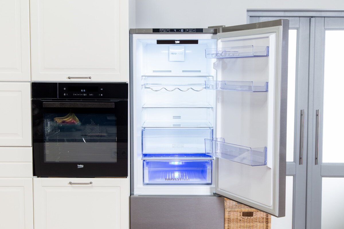 Lodówka BEKO RCNA366I40ZXBN