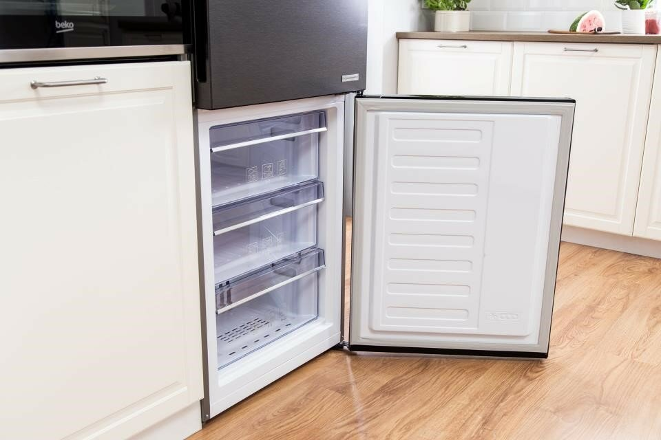 Lodówka BEKO MCNA406I63ZXBRN