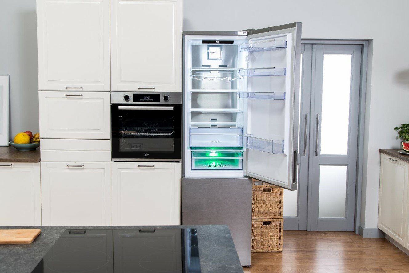 Lodówka BEKO RCNA406E63ZXBN