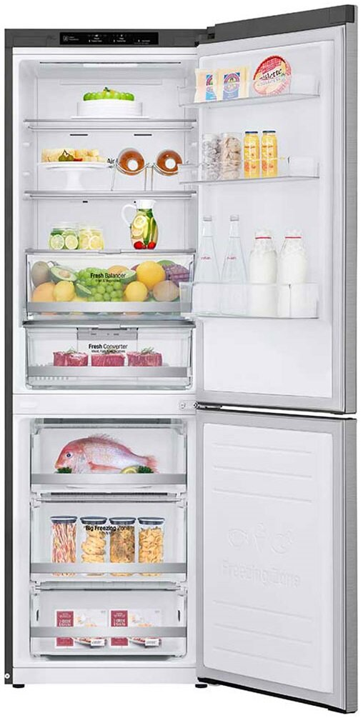 Lodówka LG z otwartymi drzwiami, wypełniona jedzeniem i napojami. Srebrna rama.