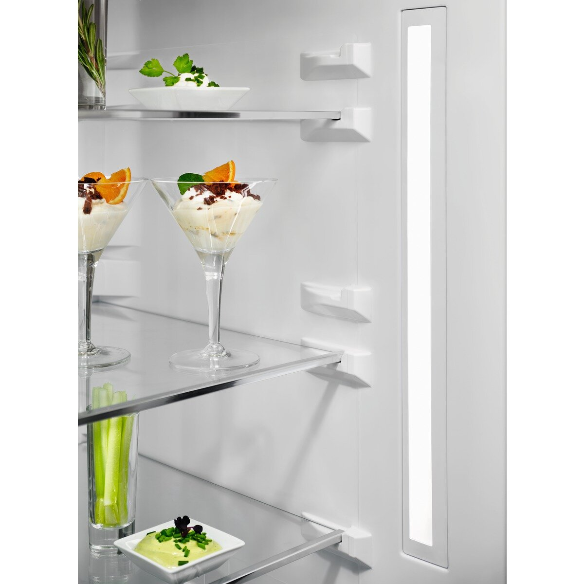 Lodówka ELECTROLUX LNT7ME34X2