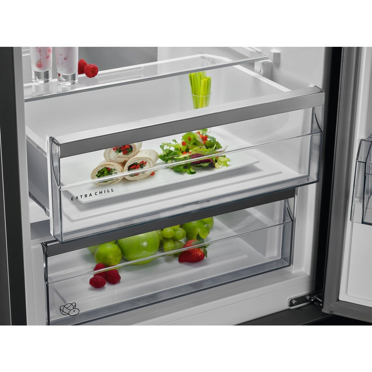 Lodówka AEG RCB736E5MX seria 700