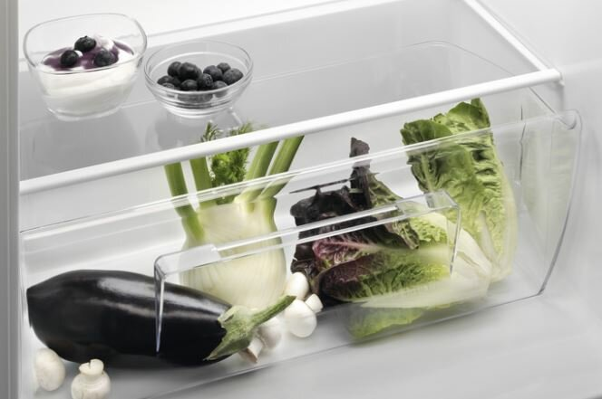 Lodówka ELECTROLUX LFB3AF82R