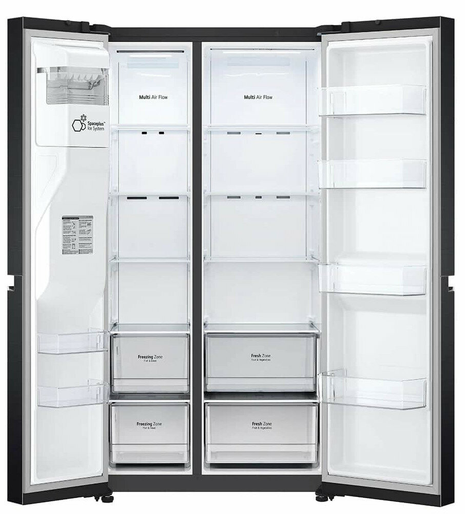 Otwarta czarna lodówka z dwoma drzwiami. Wewnątrz widoczne liczne półki, szuflady i przegródki.