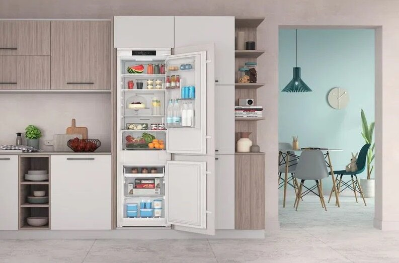 Lodówka INDESIT INC18 T311
