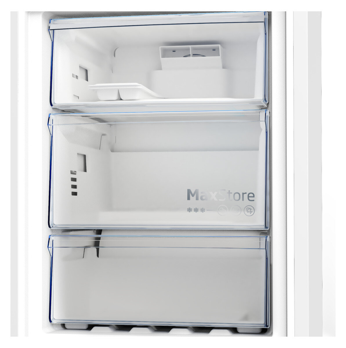 Puste szuflady zamrażarki w lodówce, wewnątrz białej lodówki.