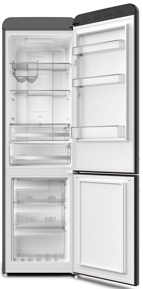 Lodówka z otwartymi drzwiami. Ma półki, szuflady i część zamrażarki.