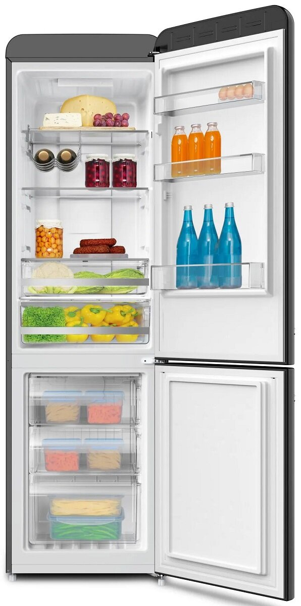 Zbliżenie dozownika wody w lodówce.