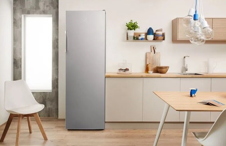 Lodówka INDESIT SI6 1 S