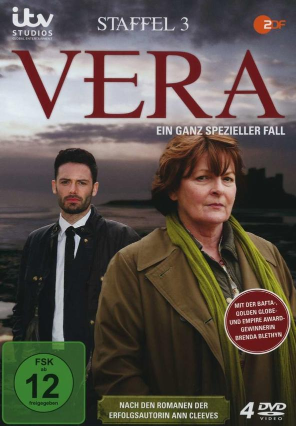 DVD-Cover für 'Vera'. Zeigt zwei Personen vor einem Schloss. Der Titeltext ist prominent.