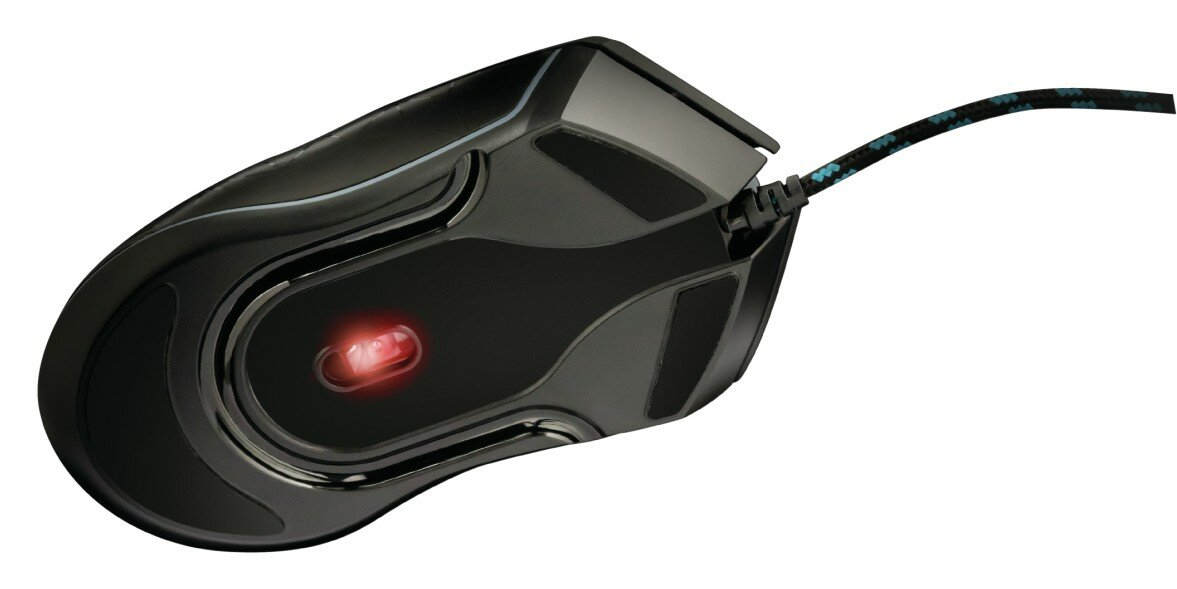 Czarna mysz gamingowa z podświetlonym czerwonym przyciskiem. Kabel ma niebiesko-czarny wzór.
