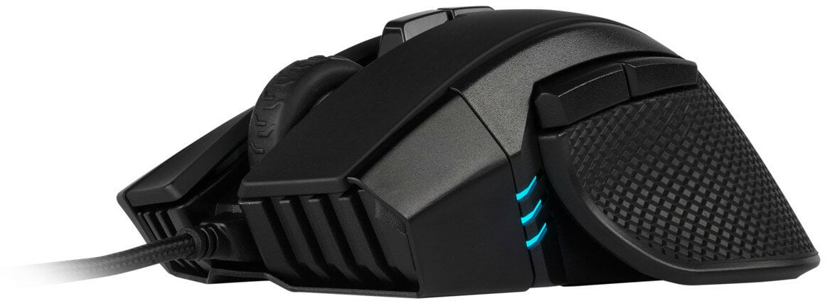 Czarna mysz do gier z wieloma przyciskami i kablem. Posiada teksturowany uchwyt.