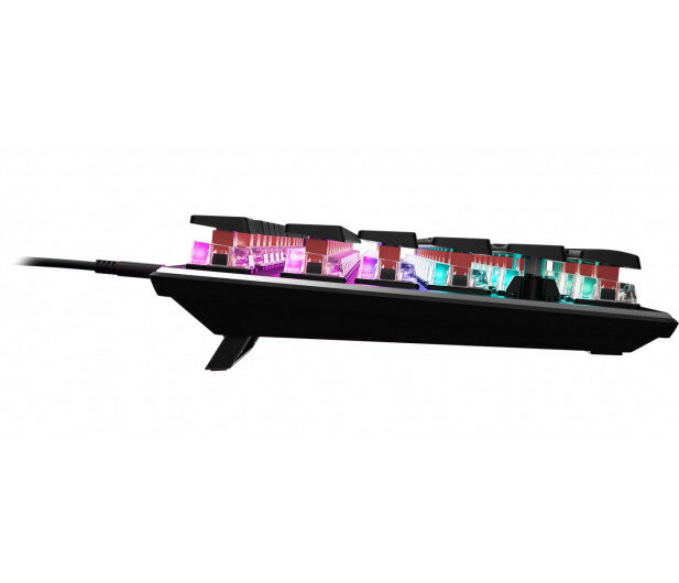 Widok z boku czarnej klawiatury dla graczy z podświetlanymi klawiszami. Klawiatura jest skierowana w górę.