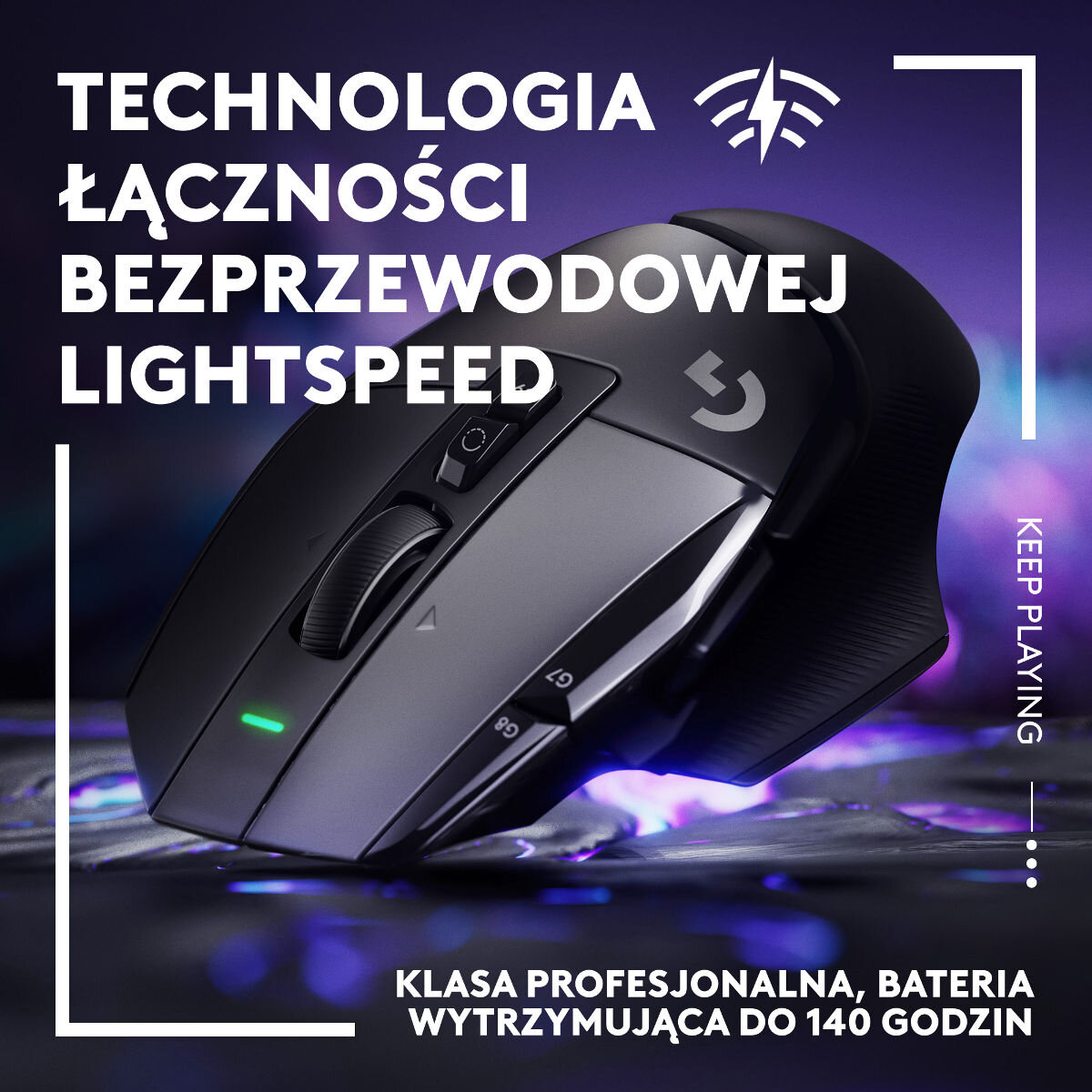 Czarna mysz do gier, pod kątem, z nakładkami tekstowymi. Technologia bezprzewodowa Lightspeed.