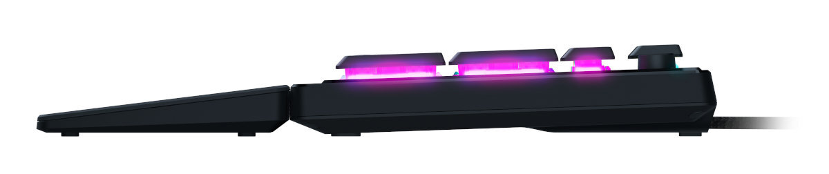 Widok z boku czarnej klawiatury z podświetlanymi klawiszami. Widoczne różowe i fioletowe światła.