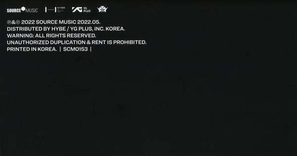 Schwarzer Hintergrund mit weißem Text von Source Music: Urheberrecht, Vertriebs- und Verbotsanzeigen.