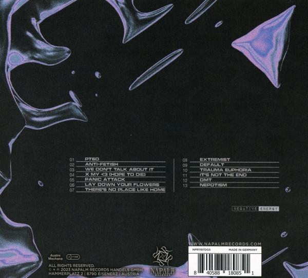 Rückseite einer CD mit Trackliste. Dunkler Hintergrund, lila-blaues Design.