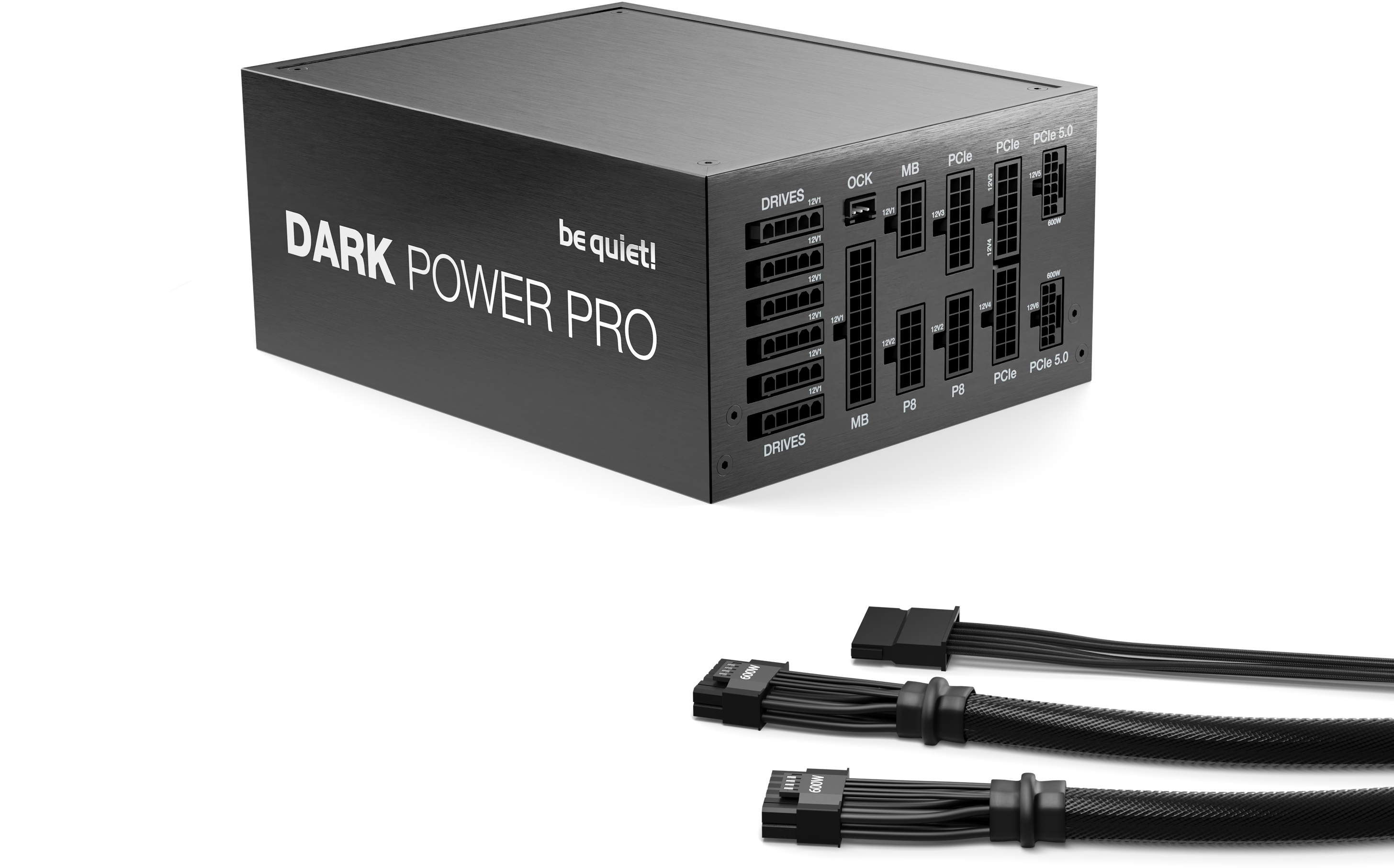 Schwarzes Netzteil mit der Aufschrift 'DARK POWER PRO'. Kabel sind sichtbar. Weißer Hintergrund.