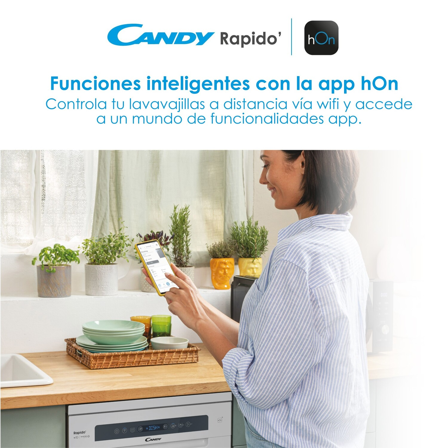Mujer usando teléfono cerca de lavavajillas y plantas. Escena interior, cocina. Lavavajillas en el fondo.