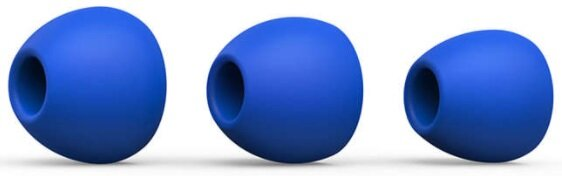 Trzy niebieskie wkładki douszne.