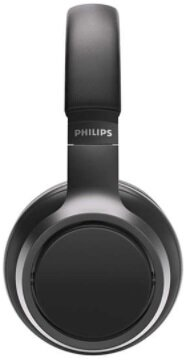 Czarne słuchawki Philips ze srebrnym akcentem. Skierowane w stronę widza.