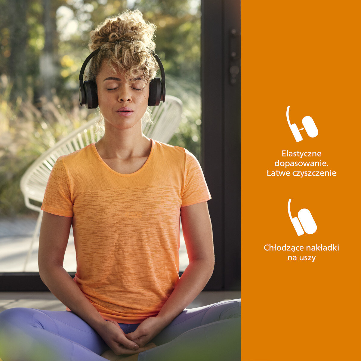 Kobieta w słuchawkach medytująca, z tekstem o dopasowaniu i chłodzących nausznikach.