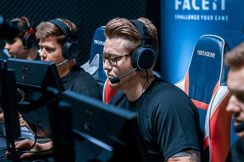 Słuchawki STEELSERIES Arctis Pro