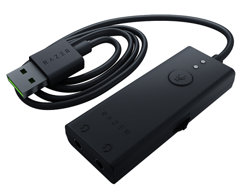 Czarny interfejs audio Razer z USB i gniazdami słuchawek/mikrofonu.