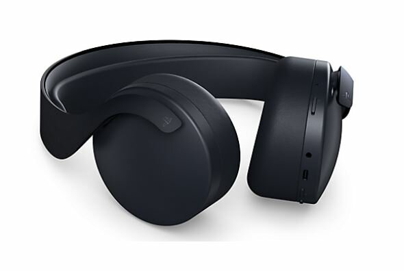 Biała zmywarka z tekstem z boku.