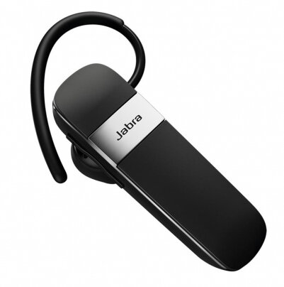 Czarny zestaw słuchawkowy Bluetooth Jabra. Srebrny akcent. Zakrzywiona konstrukcja. Ma ramię mikrofonu.