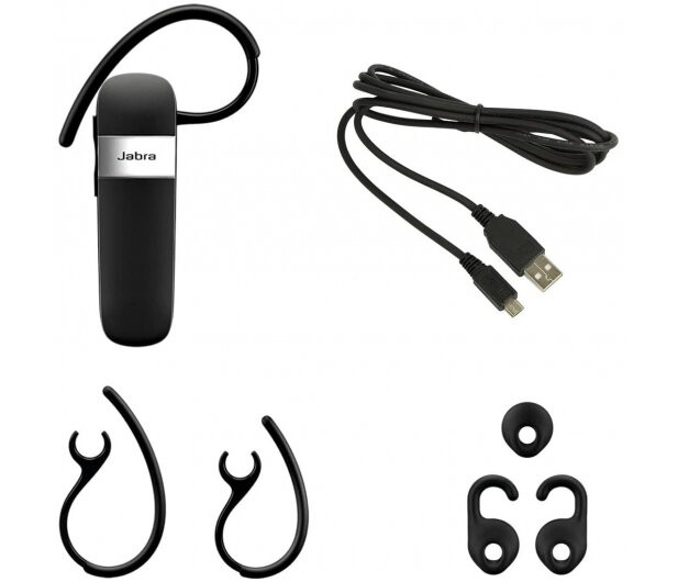 Czarny zestaw słuchawkowy Jabra, kabel USB i haczyki na białym tle.