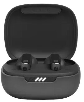 Czarne bezprzewodowe słuchawki douszne w otwartym etui ładującym. Białe tło.