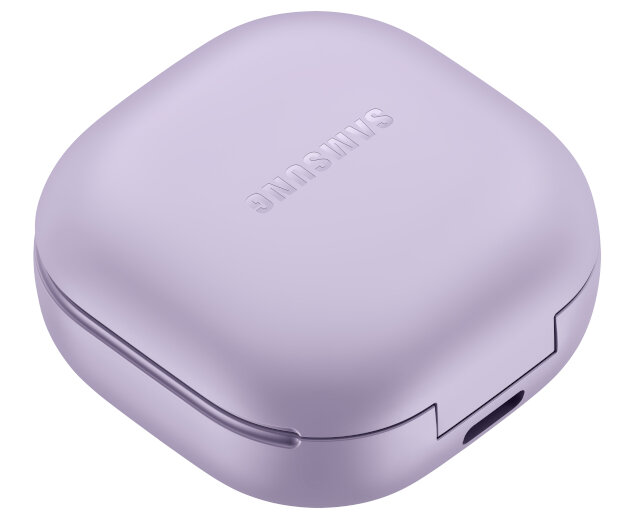 Zamknięte, jasnofioletowe etui Samsung Galaxy Buds. Logo Samsung jest wytłoczone na górze.