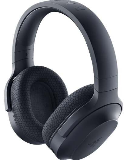 Czarne słuchawki Razer z wzorem plastra miodu na nausznicach na czarnym tle.