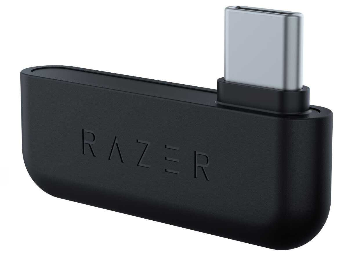 Czarny adapter USB-C Razer z logo Razer, na białym tle.